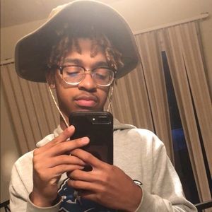 Meet your Posher, Justin